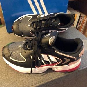 Women’s adidas falcon 2000